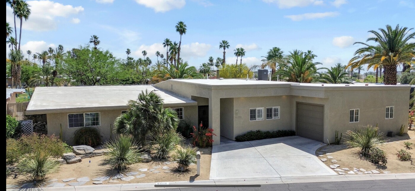 44550 Elkhorn Trail in Indian Wells, CA - Building Photo