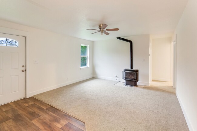 26307 OR-213 in Mulino, OR - Building Photo - Building Photo