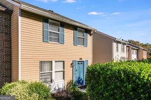 6413 Wedgewood Trce in Tucker, GA - Building Photo