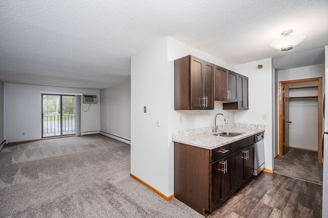 Brier Creek Apartments in Minnetonka, MN - Foto de edificio - Interior Photo