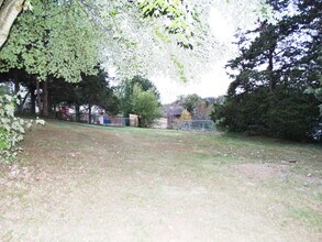 2317 Independence Ct in Jefferson City, MO - Foto de edificio - Building Photo