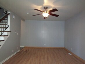 2071 Danbury Pl in Hoffman Estates, IL - Building Photo - Building Photo
