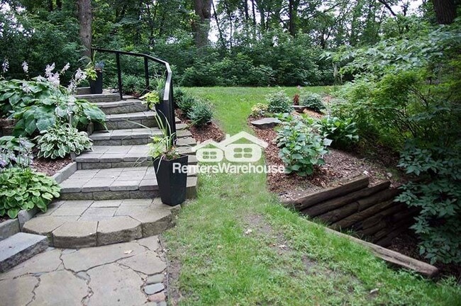 3750 Pilot Knob Rd in Eagan, MN - Building Photo - Building Photo