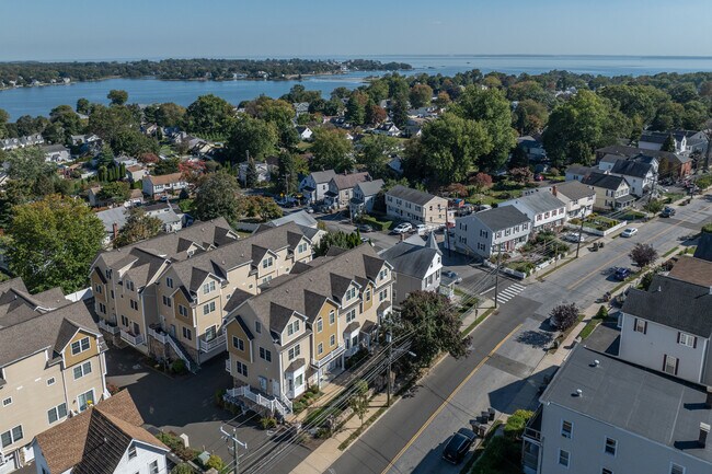108 Seaside Ave in Stamford, CT - Building Photo - Building Photo