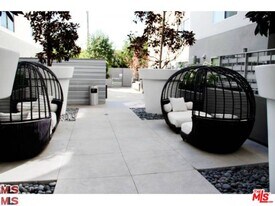 1700 Sawtelle Blvd in Los Angeles, CA - Building Photo