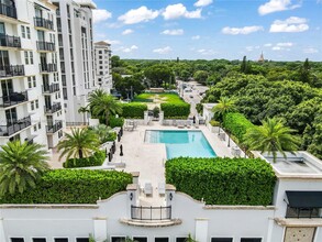 4100 Salzedo St, Unit 414 in Coral Gables, FL - Building Photo - Building Photo