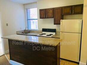 815 Maryland Ave NE in Washington, DC - Building Photo - Building Photo