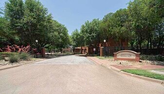 2104 Virginia Dr in Wichita Falls, TX - Building Photo