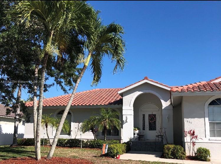 1833 N Bahama Ave in Marco Island, FL - Foto de edificio