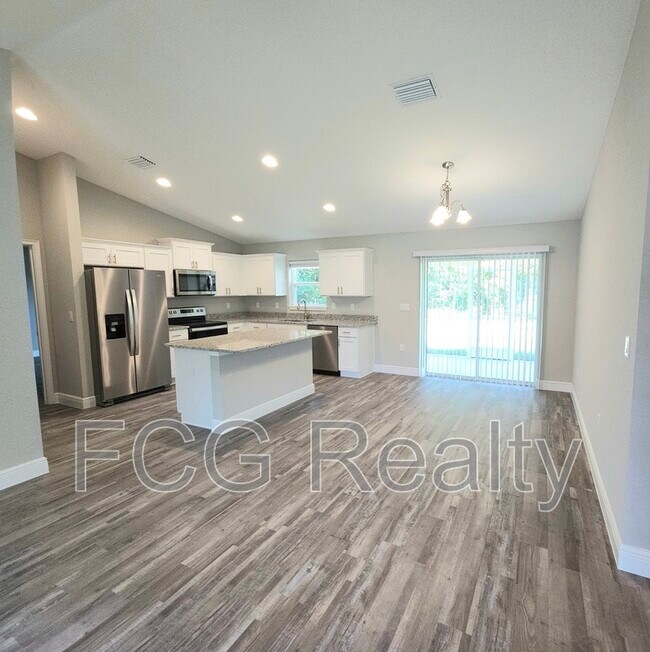 9 Larch Dr in Ocala, FL - Building Photo - Building Photo