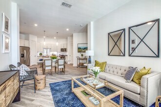 11200 Lockwood Rd in Houston, TX - Building Photo - Building Photo