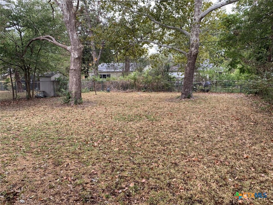 1914 S 9th St in Temple, TX - Building Photo