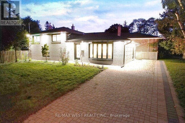 property at 2 Clanwilliam Ct