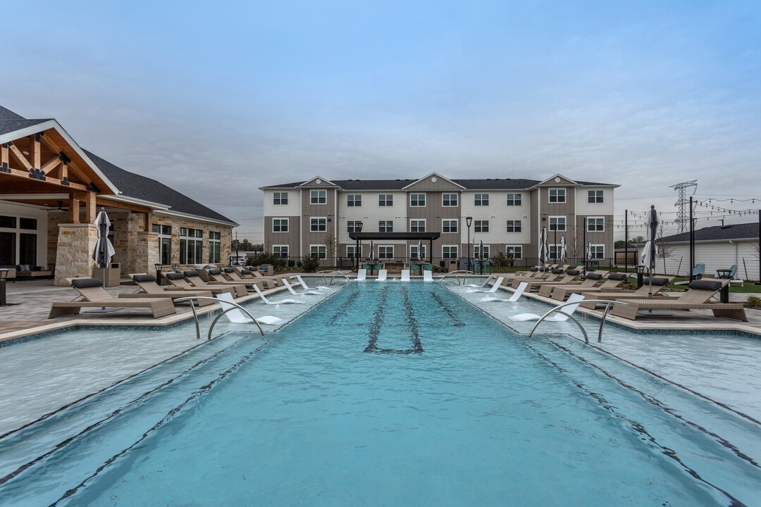 Allora Bear Creek in Houston, TX - Foto de edificio