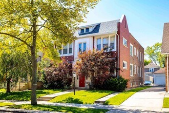 1063 Beaconsfield Ave, Unit 4 in Grosse Pointe Park, MI - Building Photo - Building Photo