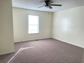 114 Creekside Dr in Franklin, KY - Building Photo - Building Photo