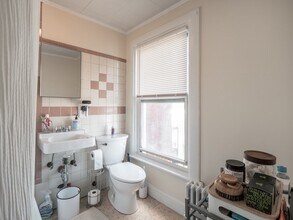 149 Dorchester St, Unit #1 in Boston, MA - Foto de edificio - Building Photo