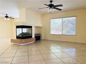 7643 Starshell Point Ct in Las Vegas, NV - Building Photo - Building Photo