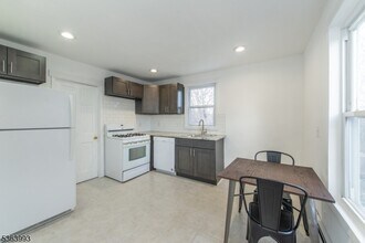14 Fidelity Pl in Montclair, NJ - Building Photo - Building Photo