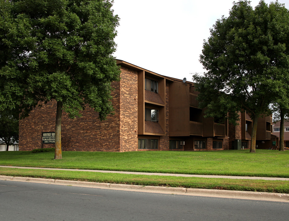 Heritage Square Apartments in Hutchinson, MN - Building Photo