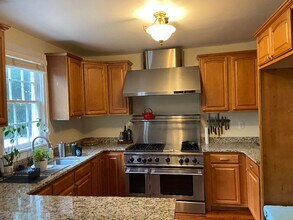 13 Elizabeth St, Unit 13 Elizabeth St A in Charleston, SC - Building Photo - Building Photo