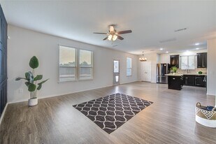 5027 Brewcastle Ln in Park Row, TX - Building Photo