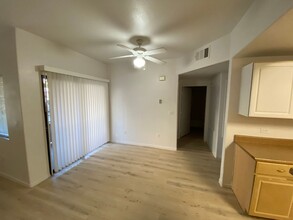 8250 N Grand Canyon Dr in Las Vegas, NV - Building Photo - Building Photo