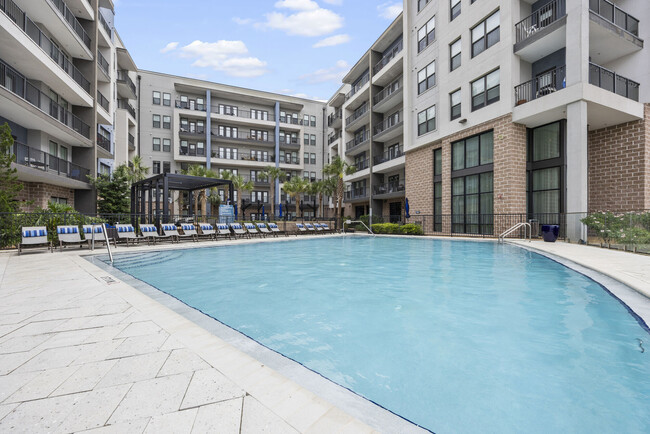 River House in Jacksonville, FL - Foto de edificio - Building Photo