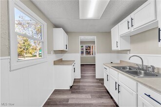 4428 E 142nd St in Cleveland, OH - Building Photo - Building Photo