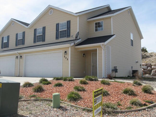 255 N Beacon Dr in Cedar City, UT - Building Photo - Building Photo