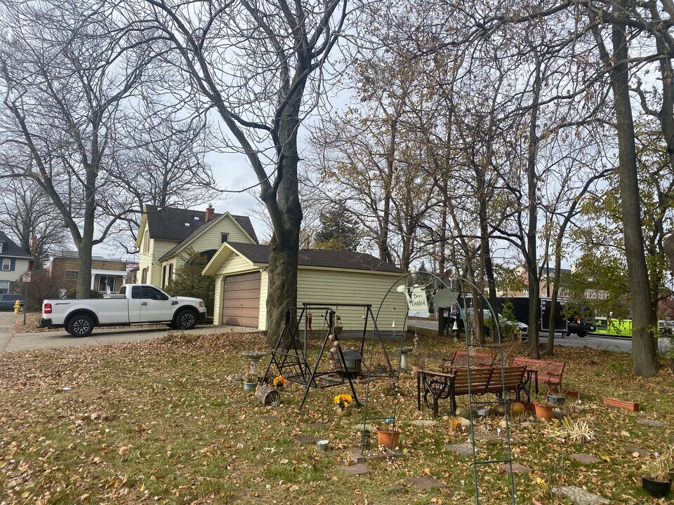 1175 Mason St in Dearborn, MI - Foto de edificio