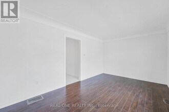 22 Halam Ave in Hamilton, ON - Building Photo - Building Photo