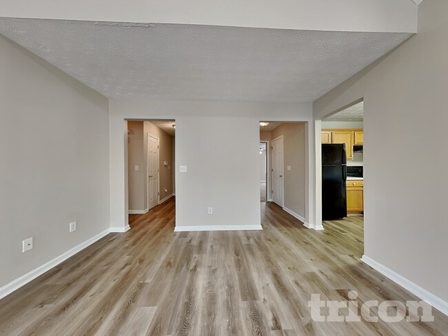 225 Nina Cir in Locust Grove, GA - Foto de edificio - Building Photo