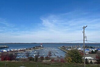 909 W Front St in Erie, PA - Foto de edificio - Building Photo