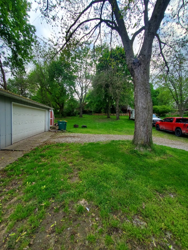 135 Whitlock St in Saline, MI - Foto de edificio - Building Photo