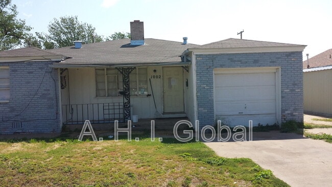 1002 N Woodland St in Amarillo, TX - Building Photo - Building Photo