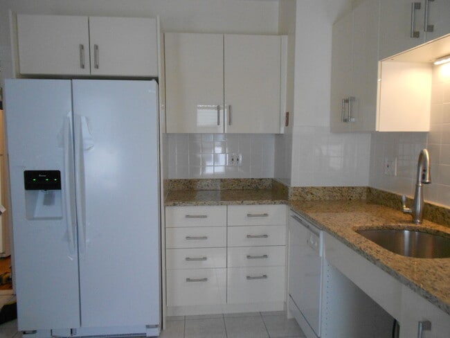 63 Fairbanks St, Unit 2J