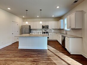 1390 Ashlyn Ct in Lawrenceville, GA - Foto de edificio - Building Photo