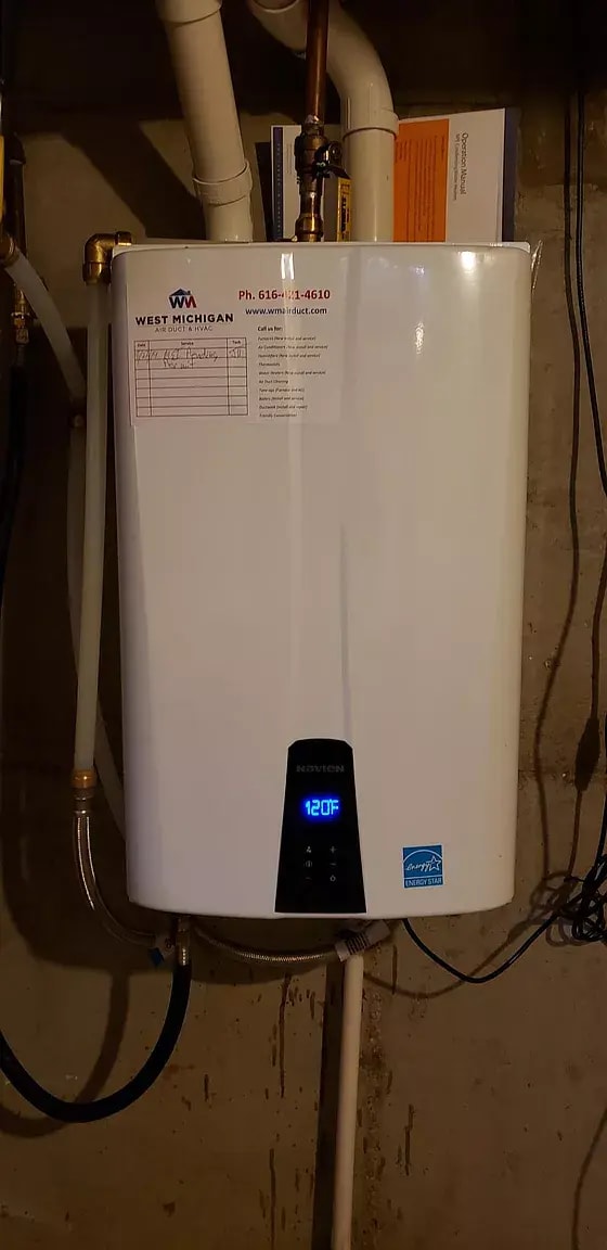 740 Grand Ave NE in Grand Rapids, MI - Foto de edificio - Building Photo