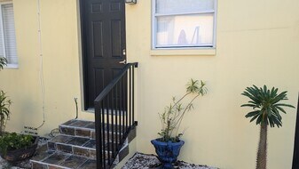 2344 1st Ave N, Unit Small Charming Getaway in St. Petersburg, FL - Building Photo