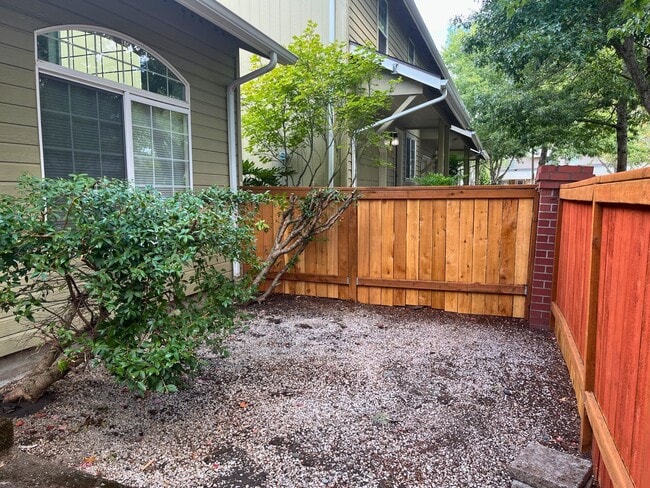 3616 Westleigh St in Eugene, OR - Foto de edificio - Building Photo