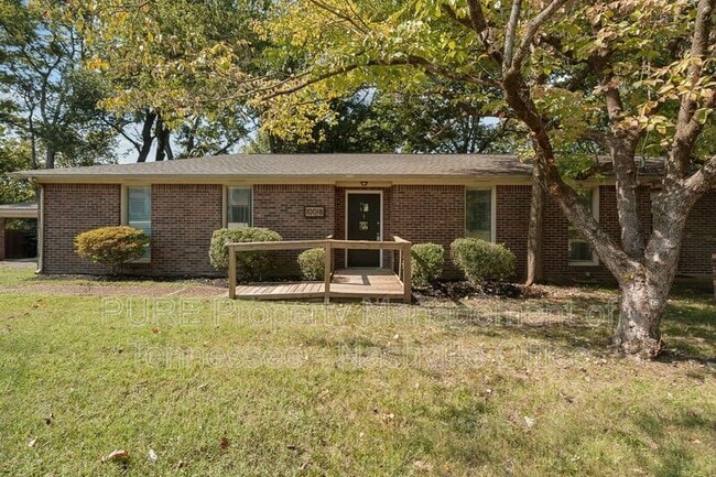 1001 Glendale Ln in Nashville, TN - Building Photo - Building Photo