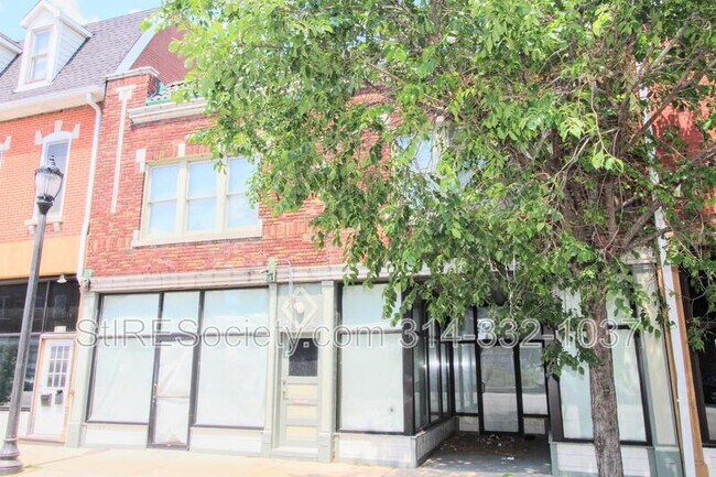 property at 7615 S Broadway St