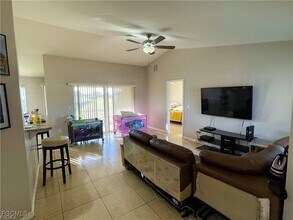 306 SW 24th Ave in Cape Coral, FL - Building Photo - Building Photo