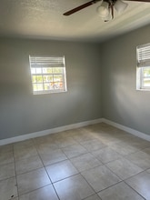 1101 NW 55th Ave in Lauderhill, FL - Foto de edificio - Building Photo