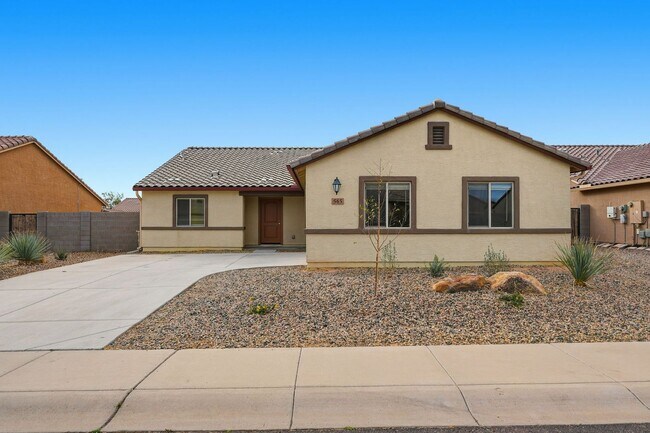 565 W Black Hawk Pl in Casa Grande, AZ - Building Photo - Building Photo