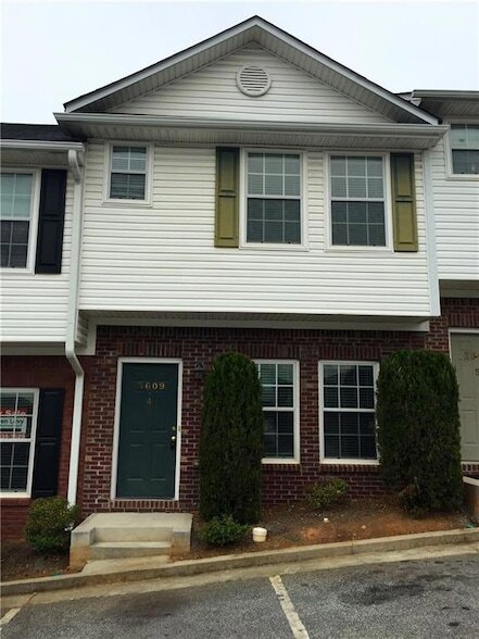 3609 Ginnis Rd, Unit 4 in Atlanta, GA - Foto de edificio