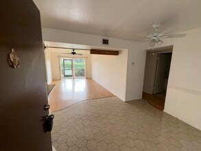 460 NW 20th St in Boca Raton, FL - Foto de edificio - Building Photo