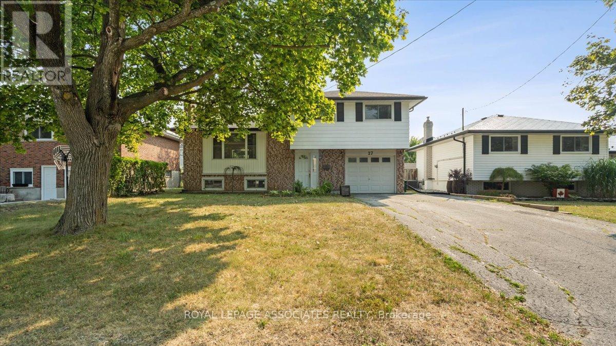 27 Janlyn Crescent in Belleville, ON - Building Photo