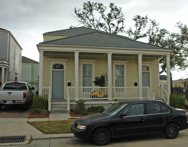 803 Adele Dr in New Orleans, LA - Building Photo - Building Photo